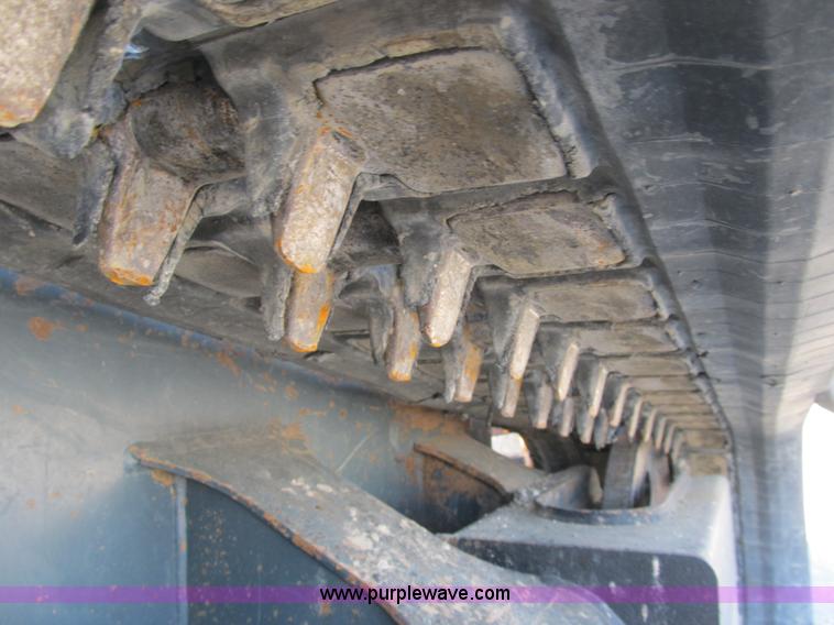 image for item B2866 2006 Mustang MTL20 track skid steer