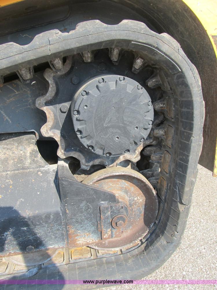 image for item B2866 2006 Mustang MTL20 track skid steer