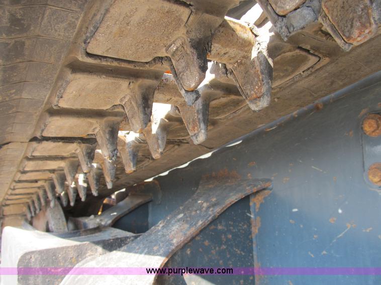 image for item B2866 2006 Mustang MTL20 track skid steer