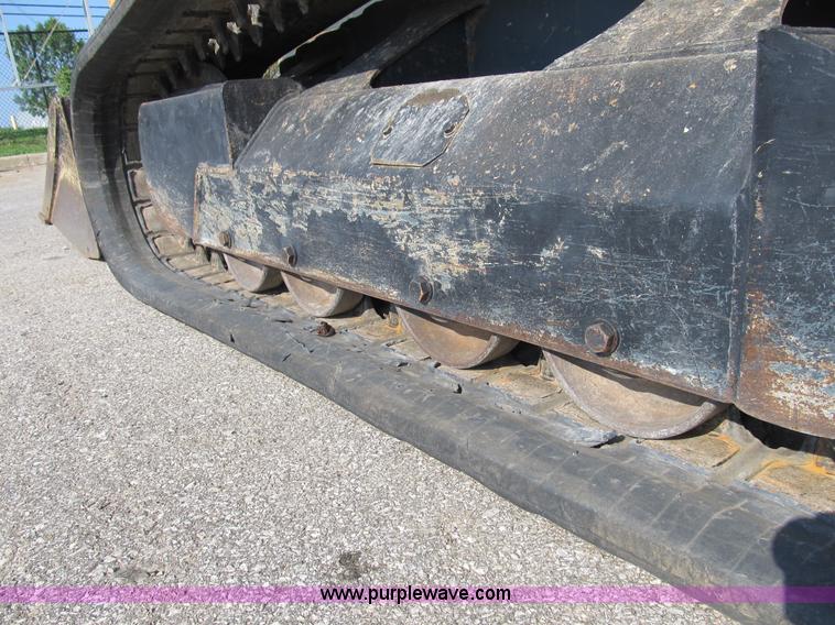 image for item B2866 2006 Mustang MTL20 track skid steer