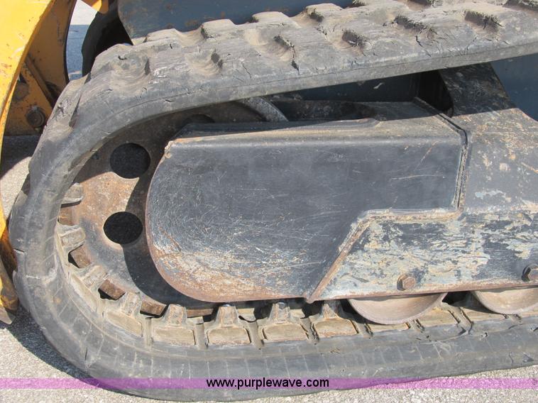 image for item B2866 2006 Mustang MTL20 track skid steer