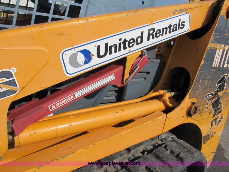 image for item B2866 2006 Mustang MTL20 track skid steer