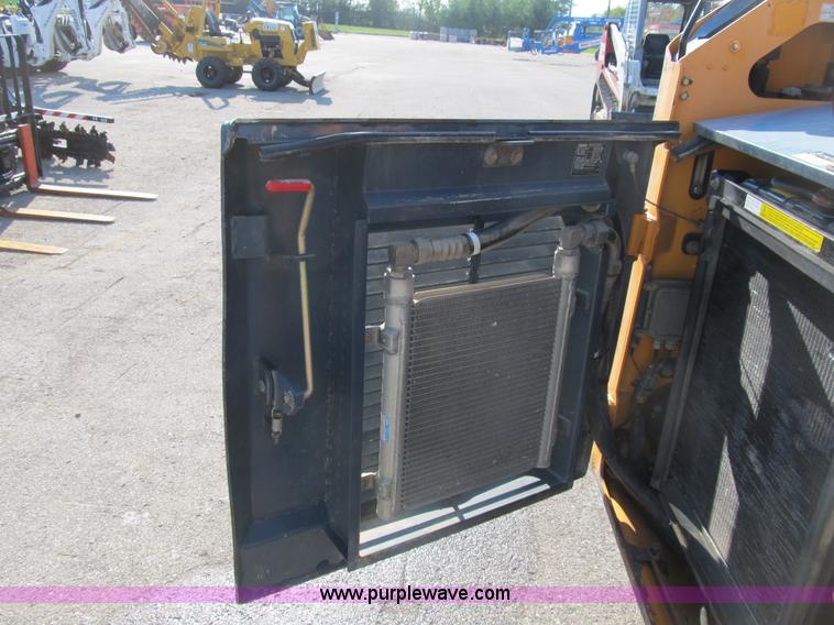 image for item B2866 2006 Mustang MTL20 track skid steer