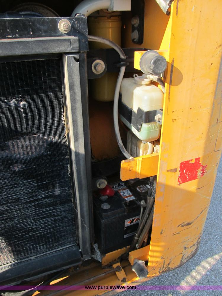 image for item B2866 2006 Mustang MTL20 track skid steer