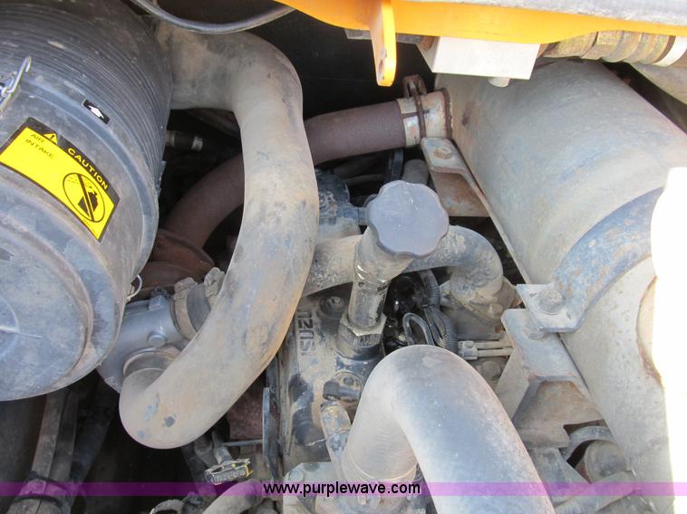 image for item B2866 2006 Mustang MTL20 track skid steer