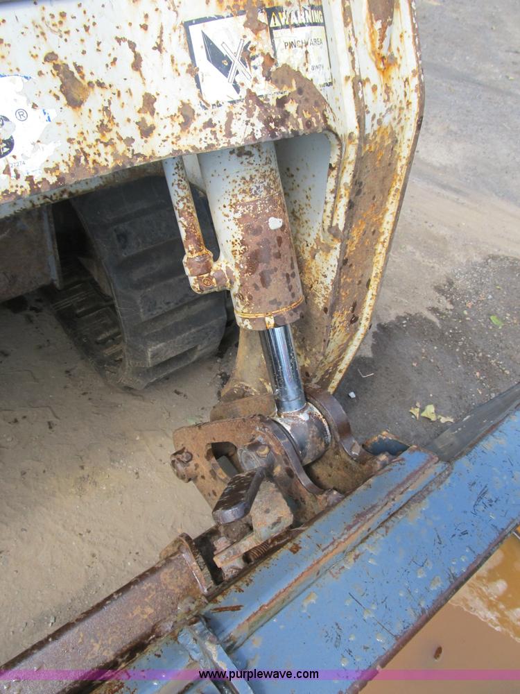 image for item B2869 2006 Takeuchi TL140CR track skid steer