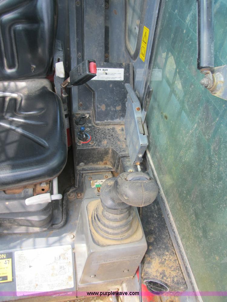 image for item B2869 2006 Takeuchi TL140CR track skid steer