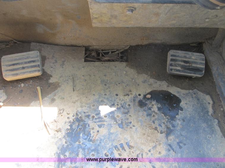 image for item B2869 2006 Takeuchi TL140CR track skid steer