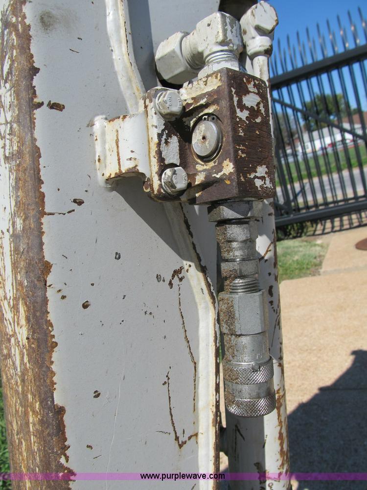 image for item B2872 2007 Takeuchi TB016 compact excavator