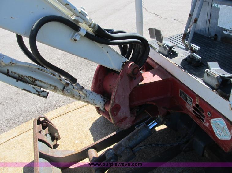 image for item B2872 2007 Takeuchi TB016 compact excavator