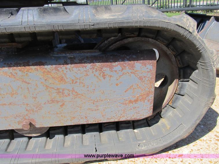 image for item B2872 2007 Takeuchi TB016 compact excavator