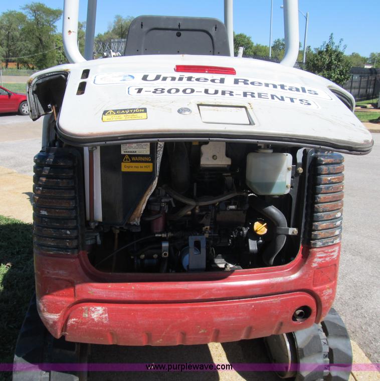 image for item B2872 2007 Takeuchi TB016 compact excavator
