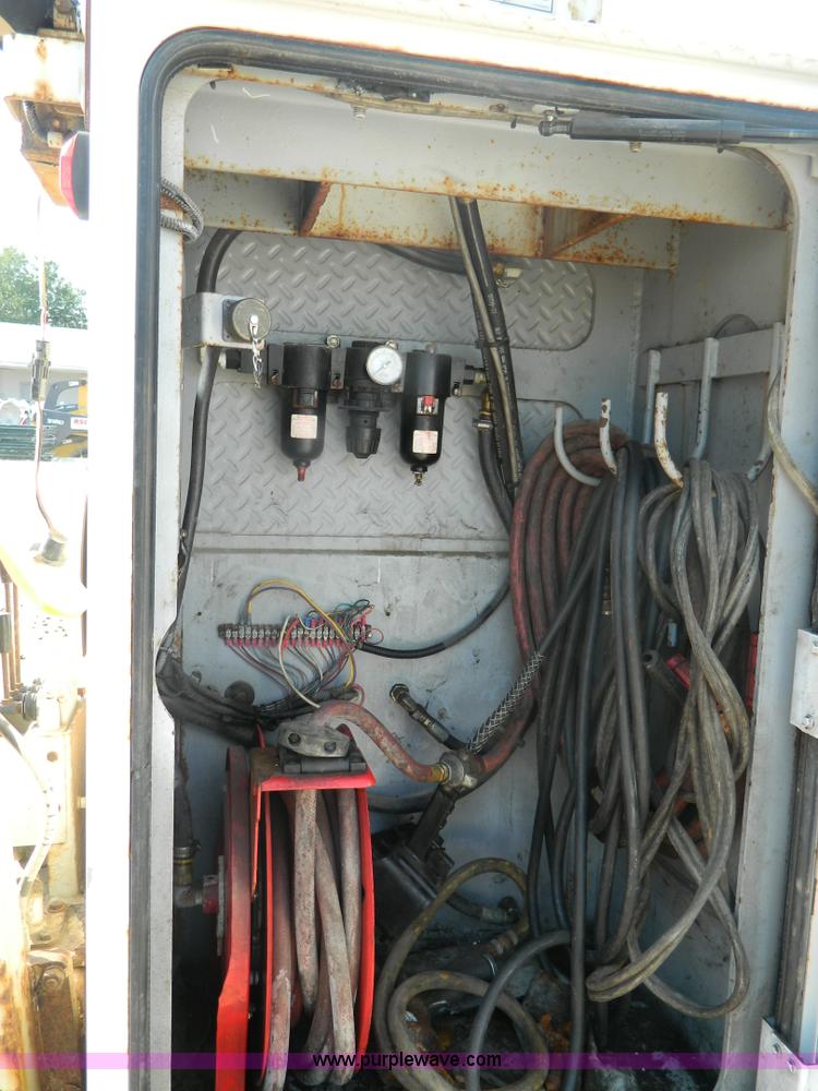 image for item B3866 2006 Ford F550 XL Super Duty service truck