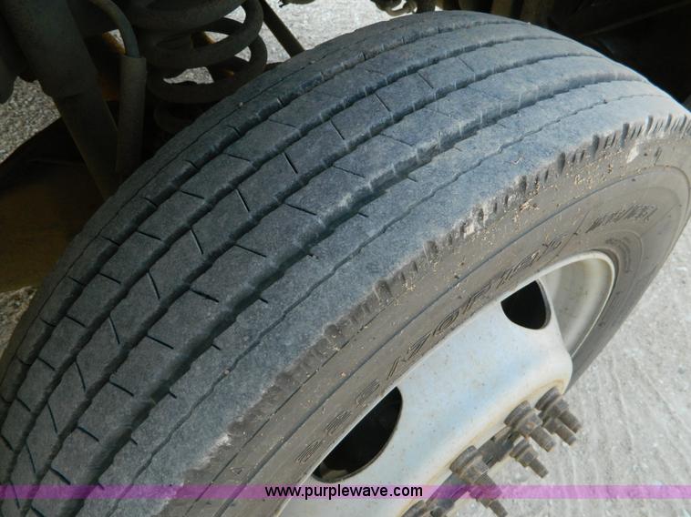 image for item B3866 2006 Ford F550 XL Super Duty service truck