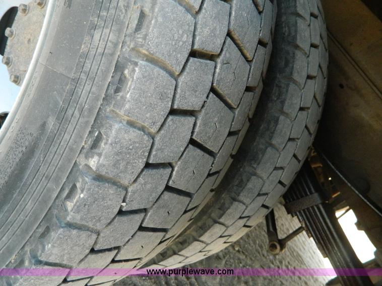 image for item B3866 2006 Ford F550 XL Super Duty service truck