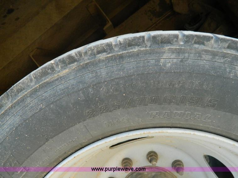 image for item B3866 2006 Ford F550 XL Super Duty service truck