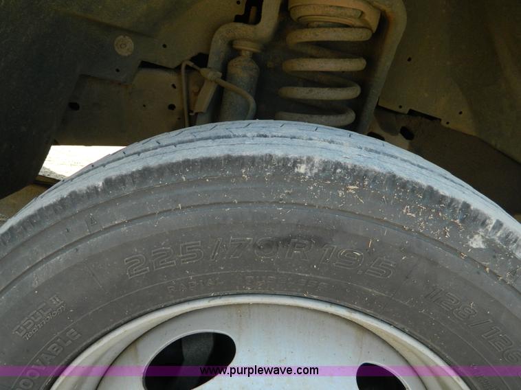 image for item B3866 2006 Ford F550 XL Super Duty service truck