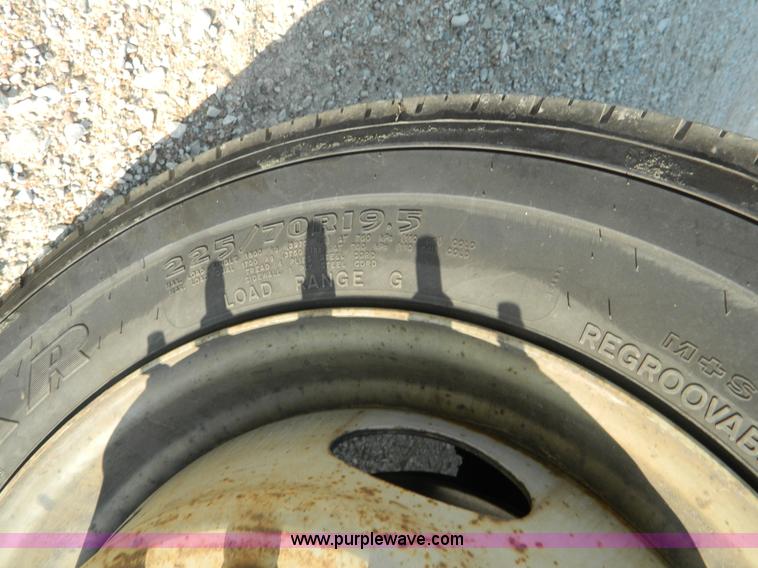 image for item B3866 2006 Ford F550 XL Super Duty service truck