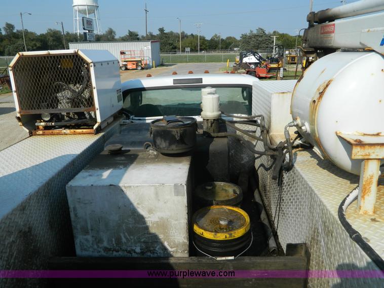 image for item B3866 2006 Ford F550 XL Super Duty service truck