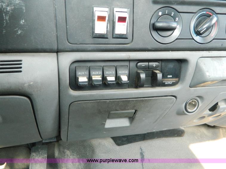 image for item B3866 2006 Ford F550 XL Super Duty service truck