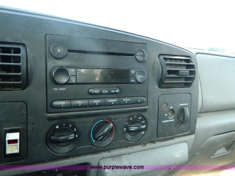 image for item B3866 2006 Ford F550 XL Super Duty service truck