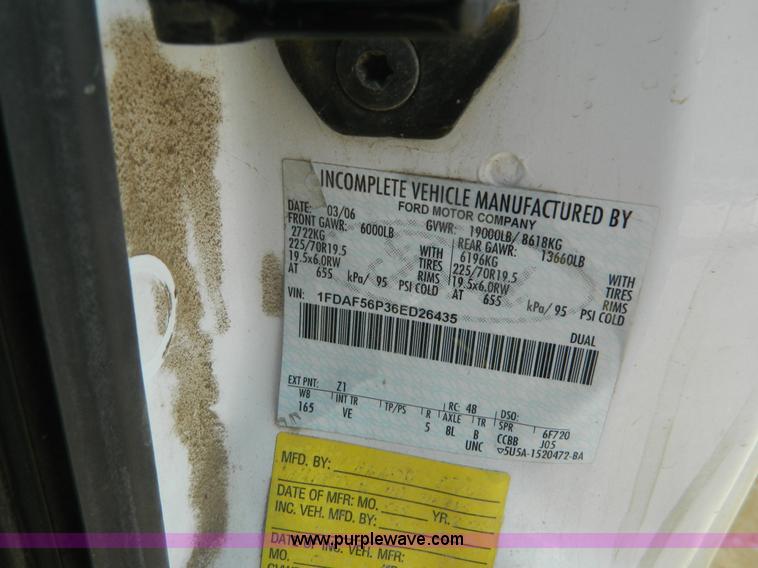 image for item B3866 2006 Ford F550 XL Super Duty service truck