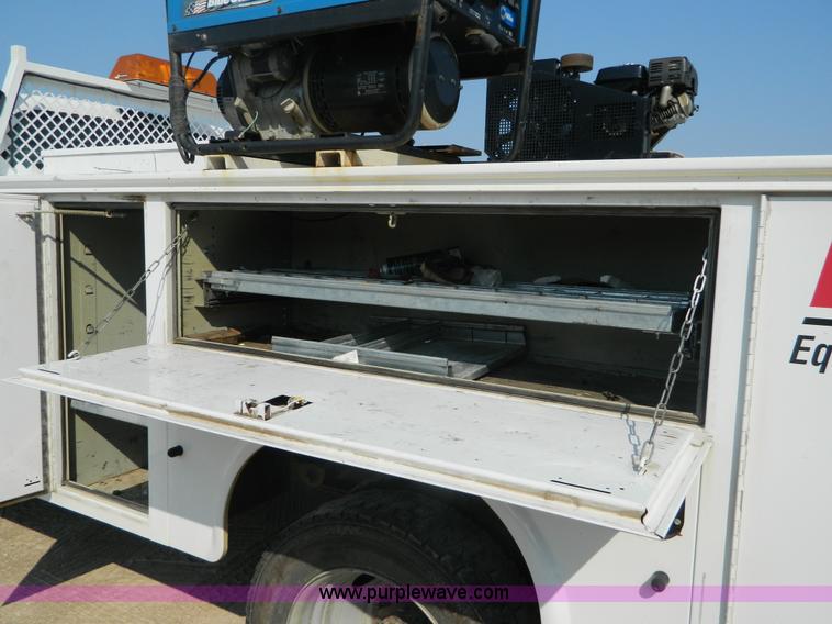 image for item B3867 2007 Ford F550 XL Super Duty service truck