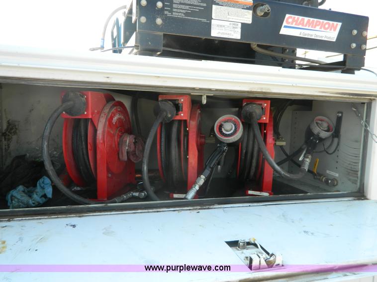 image for item B3867 2007 Ford F550 XL Super Duty service truck