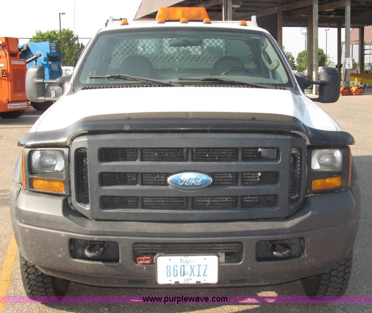 image for item B5209 2006 Ford F550 XL Super Duty service truck