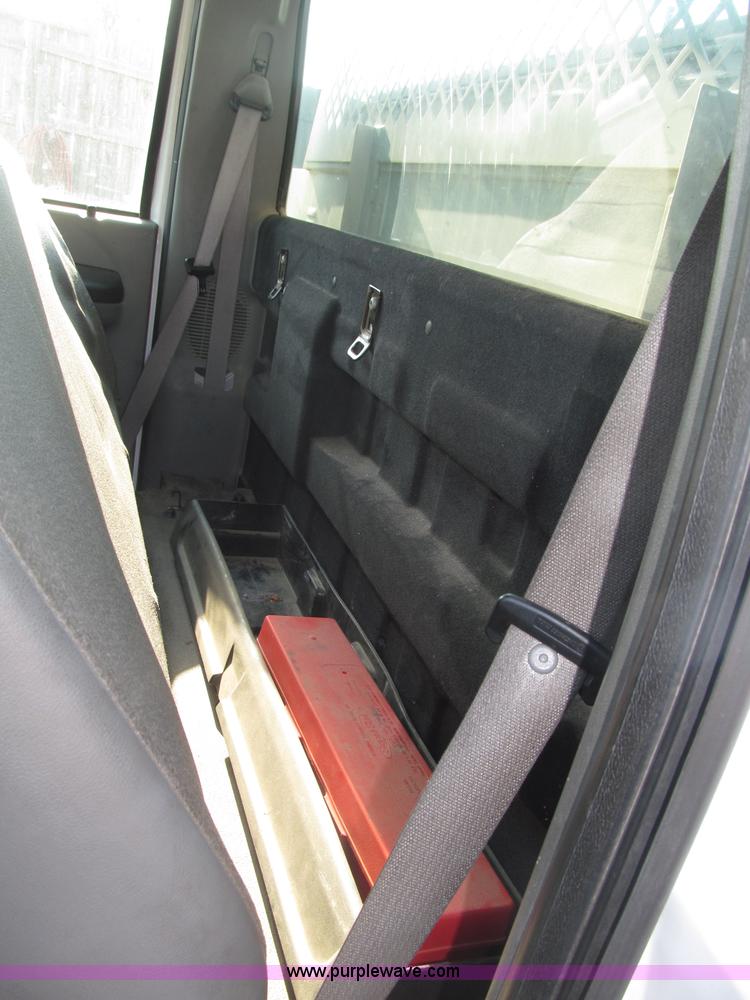 image for item B5209 2006 Ford F550 XL Super Duty service truck