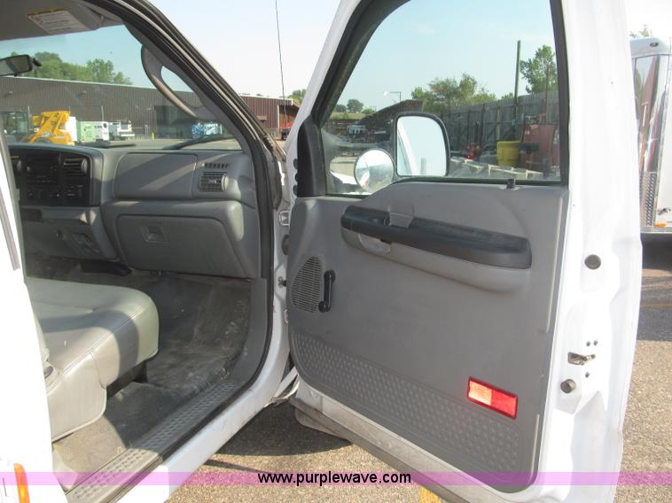 image for item B5209 2006 Ford F550 XL Super Duty service truck