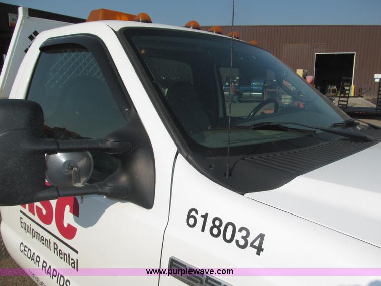 image for item B5209 2006 Ford F550 XL Super Duty service truck