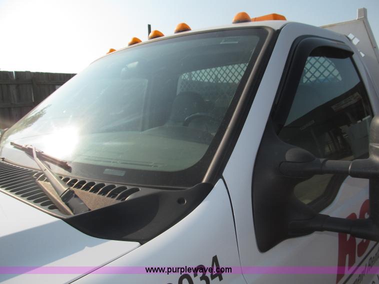 image for item B5209 2006 Ford F550 XL Super Duty service truck