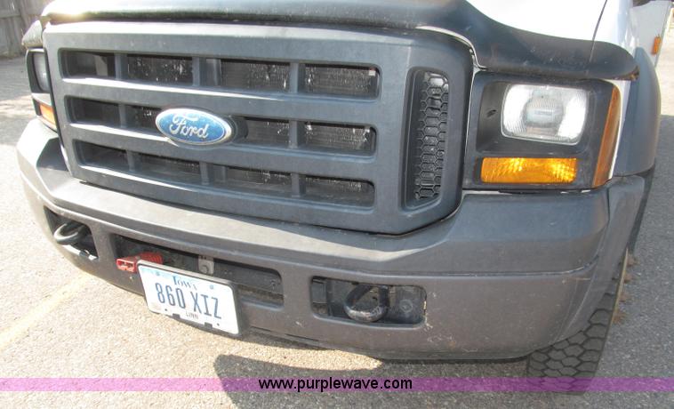 image for item B5209 2006 Ford F550 XL Super Duty service truck