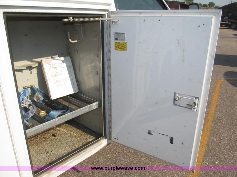 image for item B5209 2006 Ford F550 XL Super Duty service truck