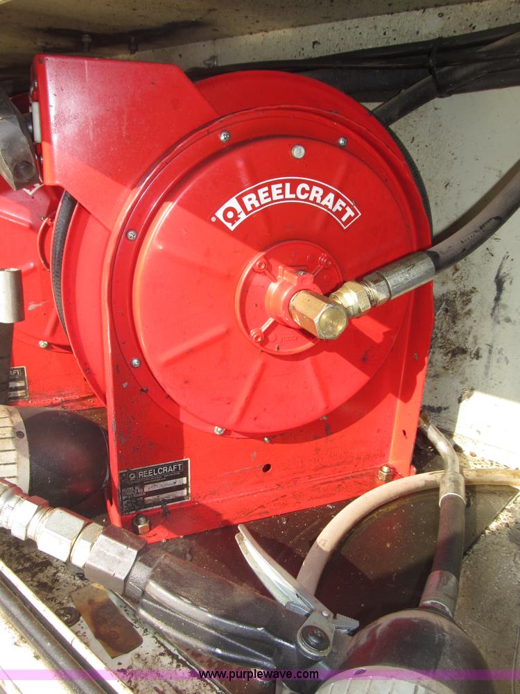 image for item B5209 2006 Ford F550 XL Super Duty service truck