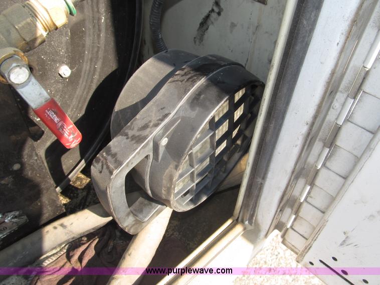 image for item B5209 2006 Ford F550 XL Super Duty service truck