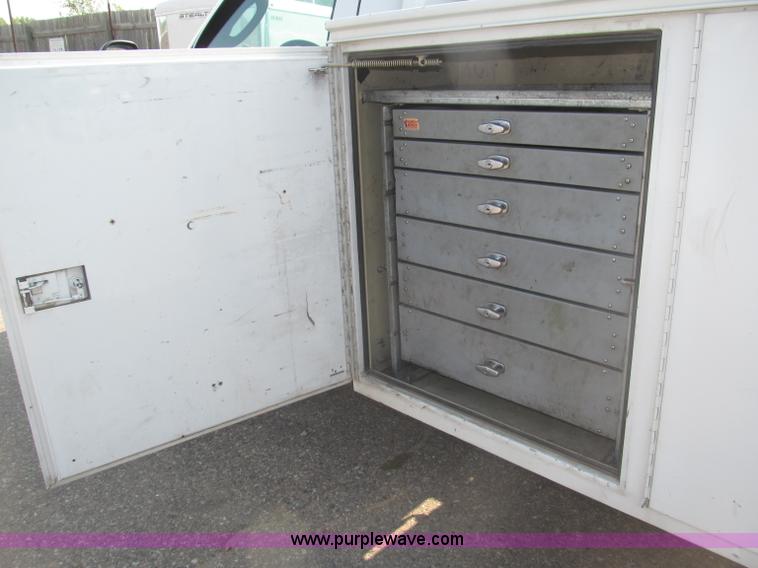 image for item B5209 2006 Ford F550 XL Super Duty service truck