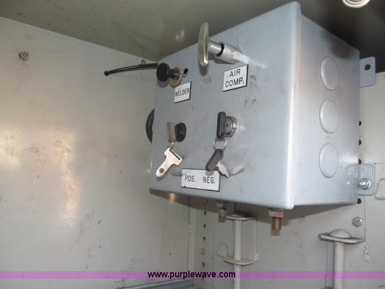 image for item B5209 2006 Ford F550 XL Super Duty service truck