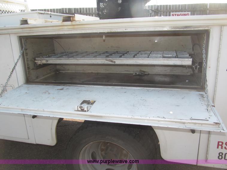 image for item B5209 2006 Ford F550 XL Super Duty service truck