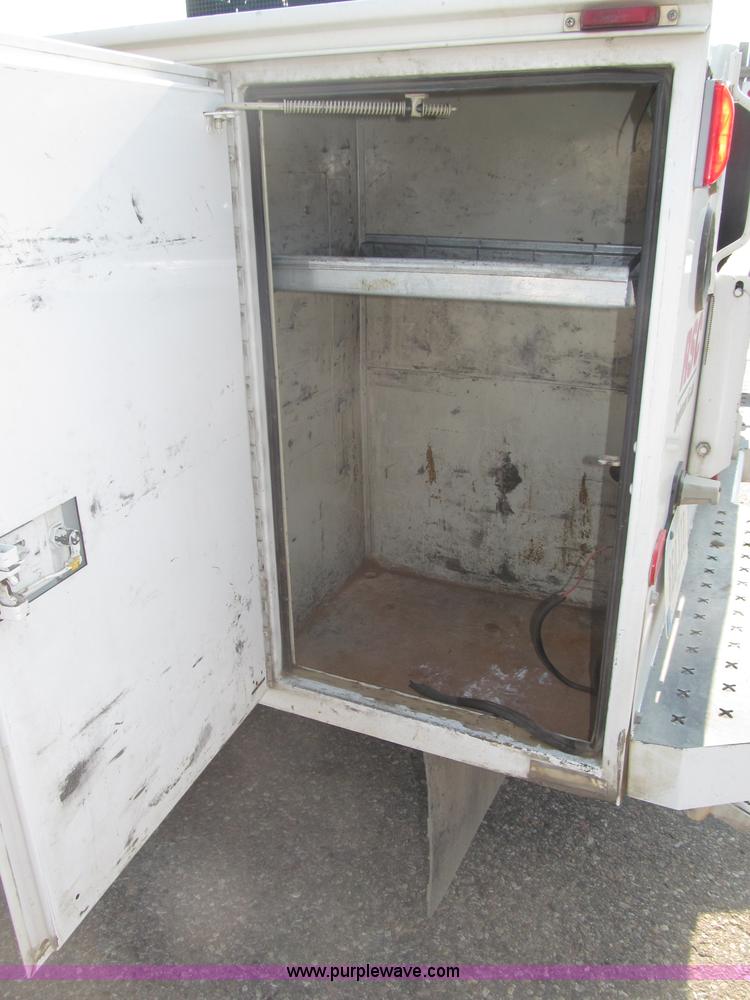 image for item B5209 2006 Ford F550 XL Super Duty service truck