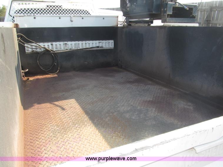 image for item B5209 2006 Ford F550 XL Super Duty service truck