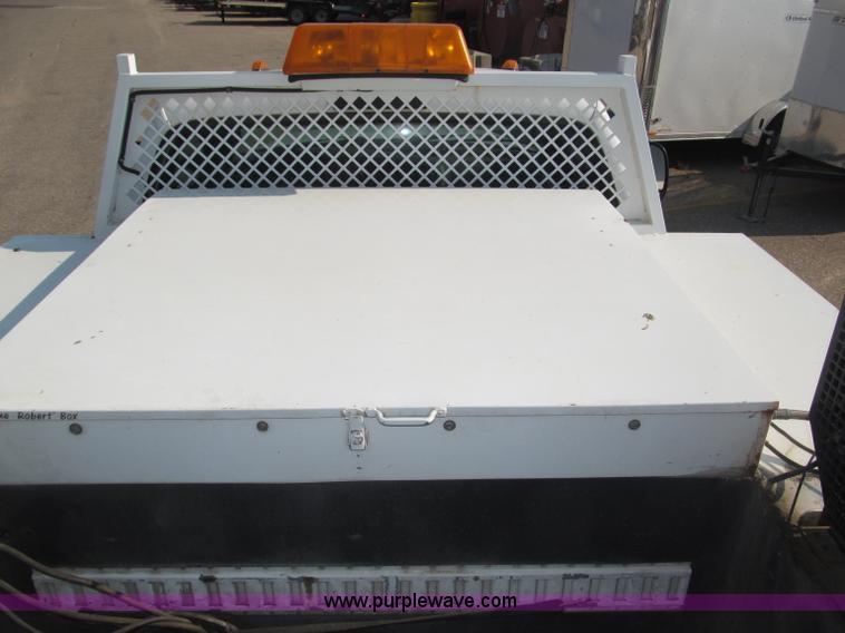 image for item B5209 2006 Ford F550 XL Super Duty service truck