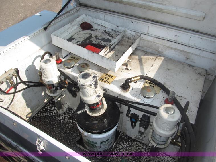 image for item B5209 2006 Ford F550 XL Super Duty service truck