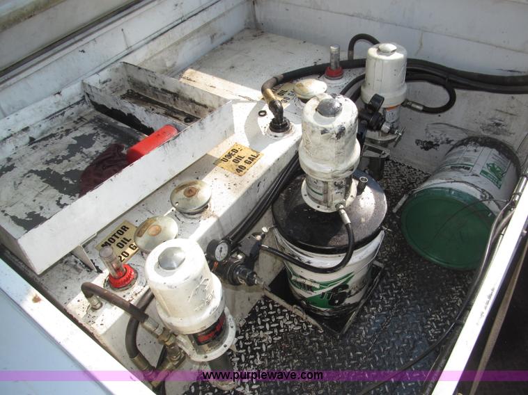 image for item B5209 2006 Ford F550 XL Super Duty service truck