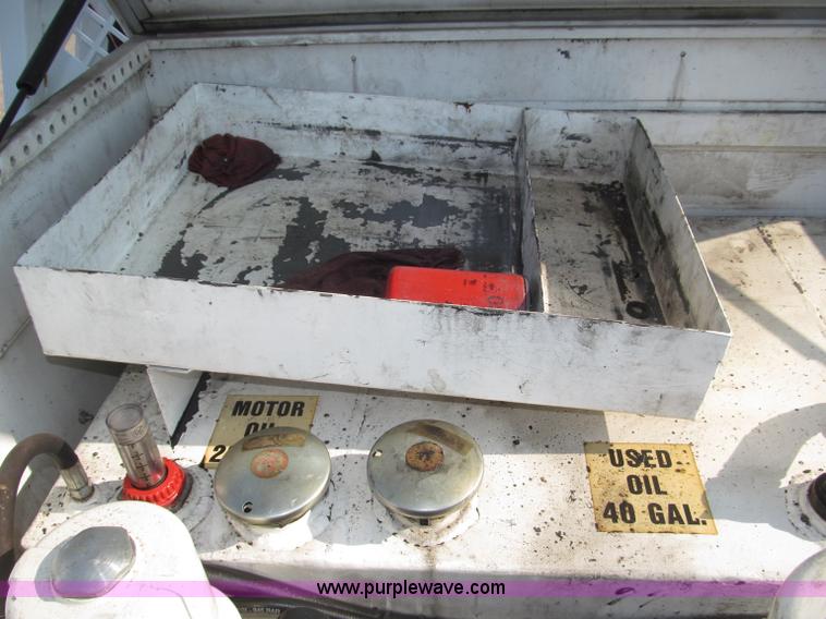 image for item B5209 2006 Ford F550 XL Super Duty service truck