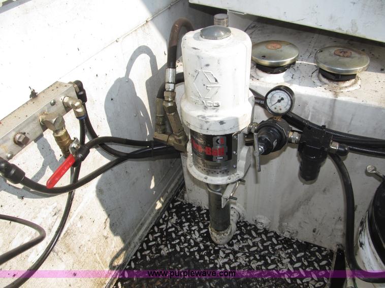 image for item B5209 2006 Ford F550 XL Super Duty service truck