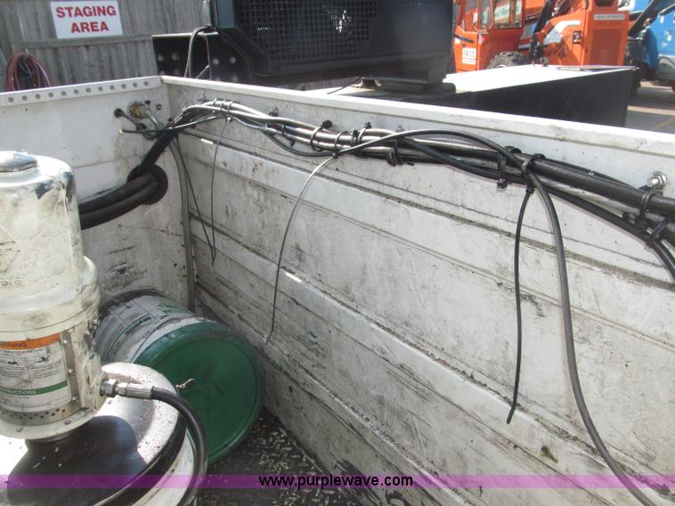 image for item B5209 2006 Ford F550 XL Super Duty service truck