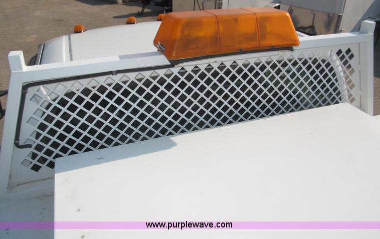 image for item B5209 2006 Ford F550 XL Super Duty service truck