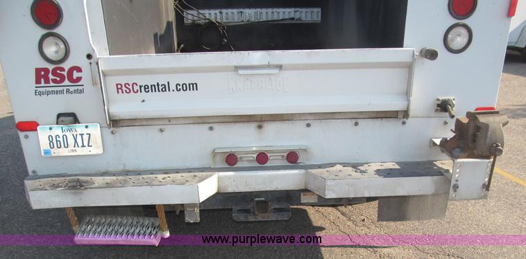 image for item B5209 2006 Ford F550 XL Super Duty service truck